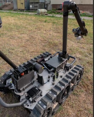 Utylizacja materiałów wybuchowych Eod Robot Military obejmuje mobilny korpus i system sterowania